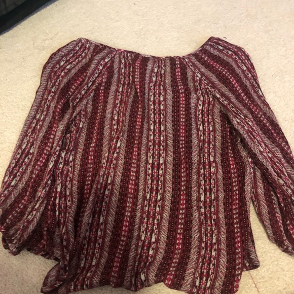 3/4 sleeve Aztec pattern top - Picture 4 of 4